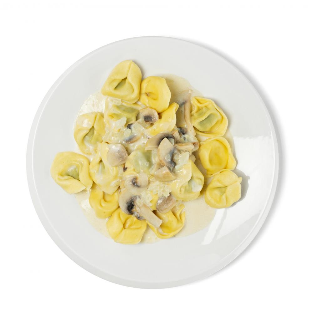 Produktabbildung GLOBUS Tagesgericht Montag: Tortellini mit Käsefüllung, dazu frische Champignons in Sahnesauce
