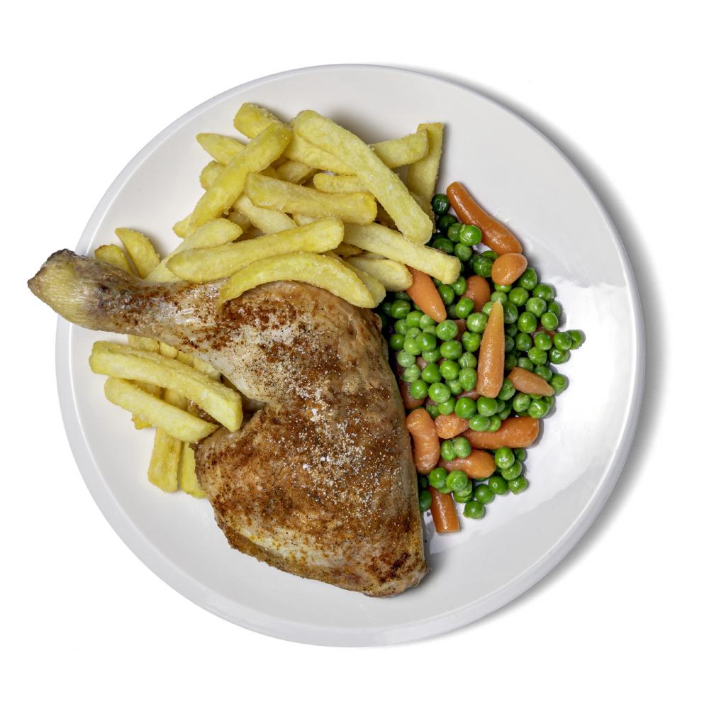 Produktabbildung GLOBUS Tagesgericht Montag: Hähnchenschenkel mit Erbsen-Möhrengemüse, dazu Pommes frites