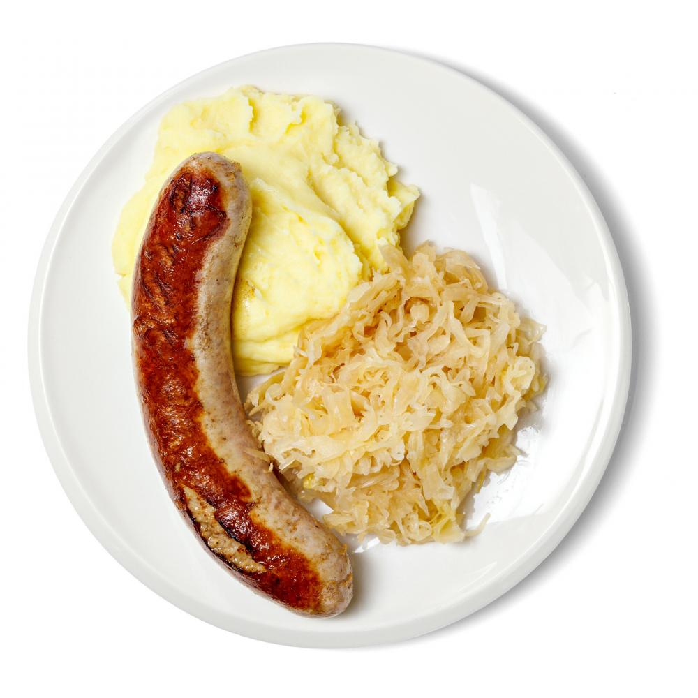 Produktabbildung GLOBUS Wochengericht Wochengericht: Bratwurst mit Sauerkraut und Kartoffelstampf