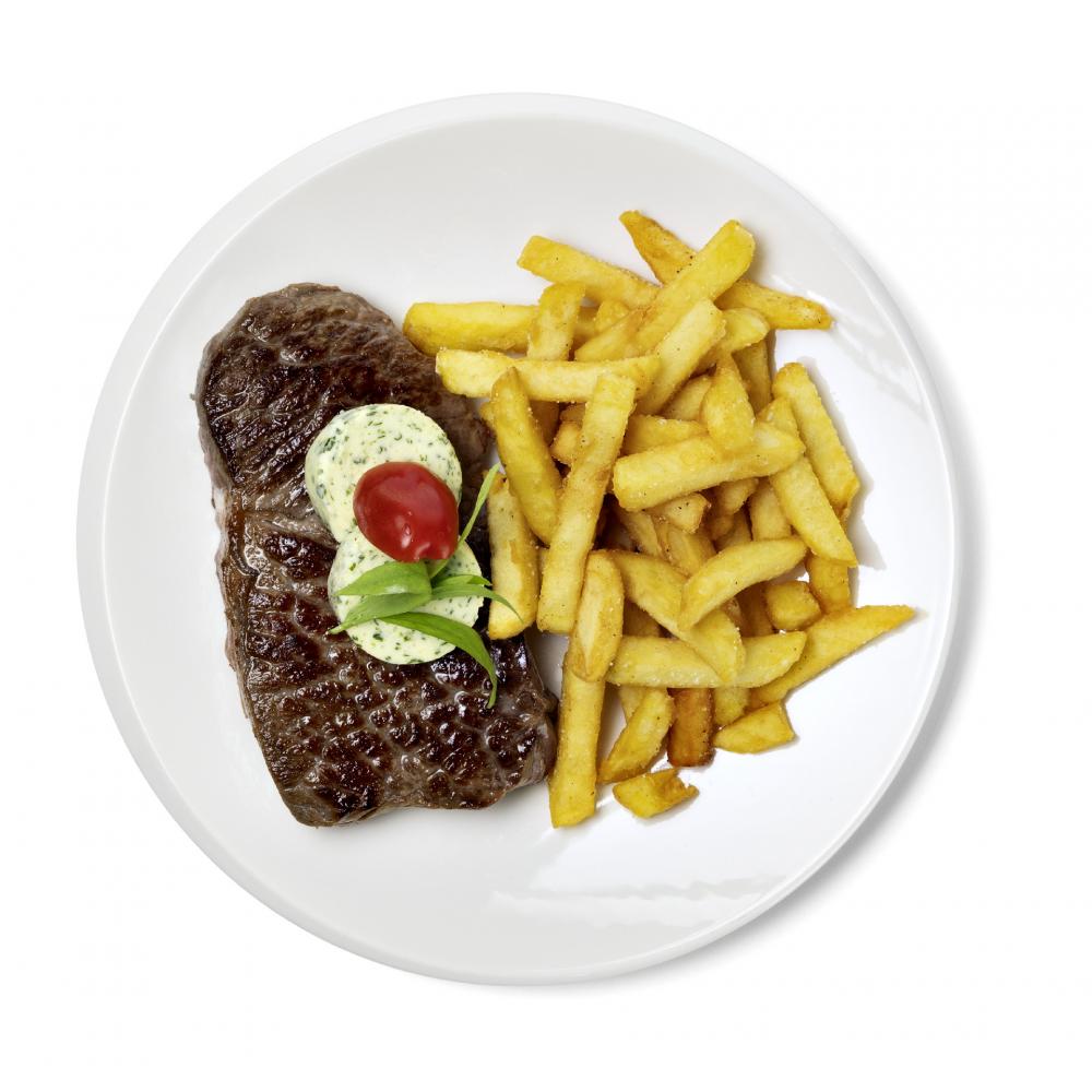 Produktabbildung GLOBUS Tagesgericht Samstag: Rindersteak mit Kräuterbutter, dazu Pommes frites