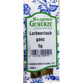 Lorbeerblatt, ganz