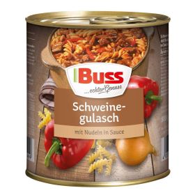 Schweinegulasche, mit Nudeln in Sauce